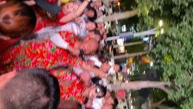 吃瓜外甥图片,萌化网友心