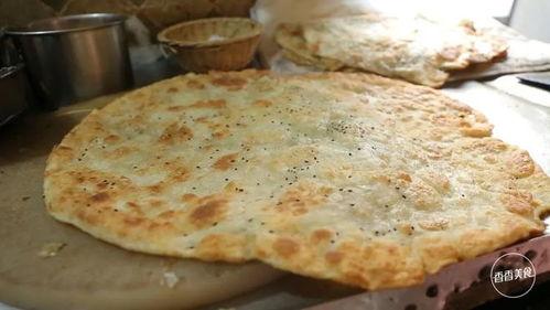 大饼哥吃瓜吃吐视频