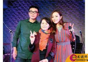 娱乐吃瓜大创作,揭秘明星们的幕后故事与甜蜜瓜皮