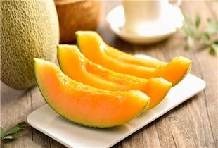 胃炎可以吃冰的哈密瓜吗,冰镇哈密瓜的适宜度探讨